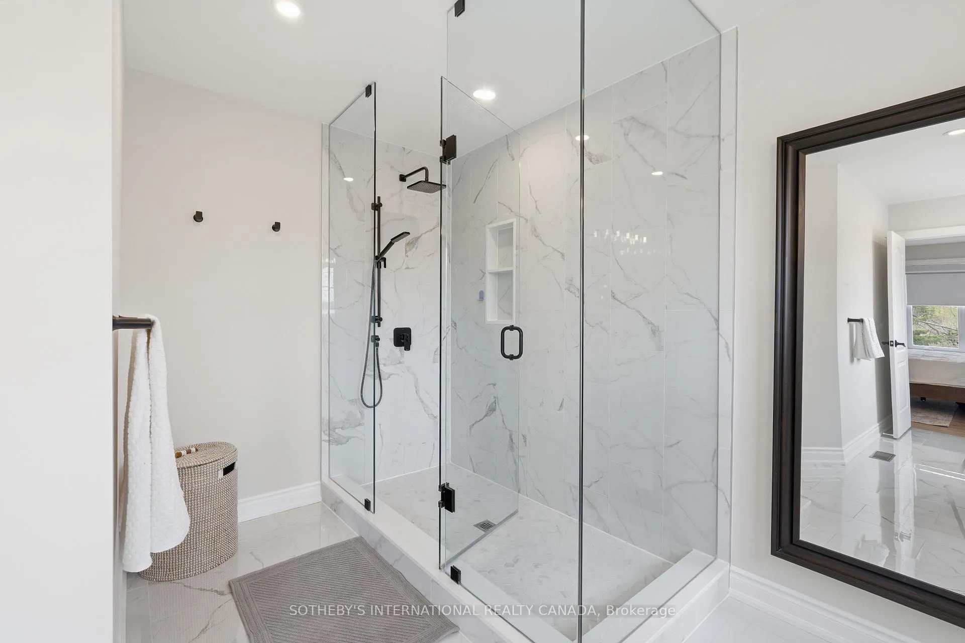 Photo 24 of 2432 Upper Valley Crescent, Oakville, River Oaks — HOMEH