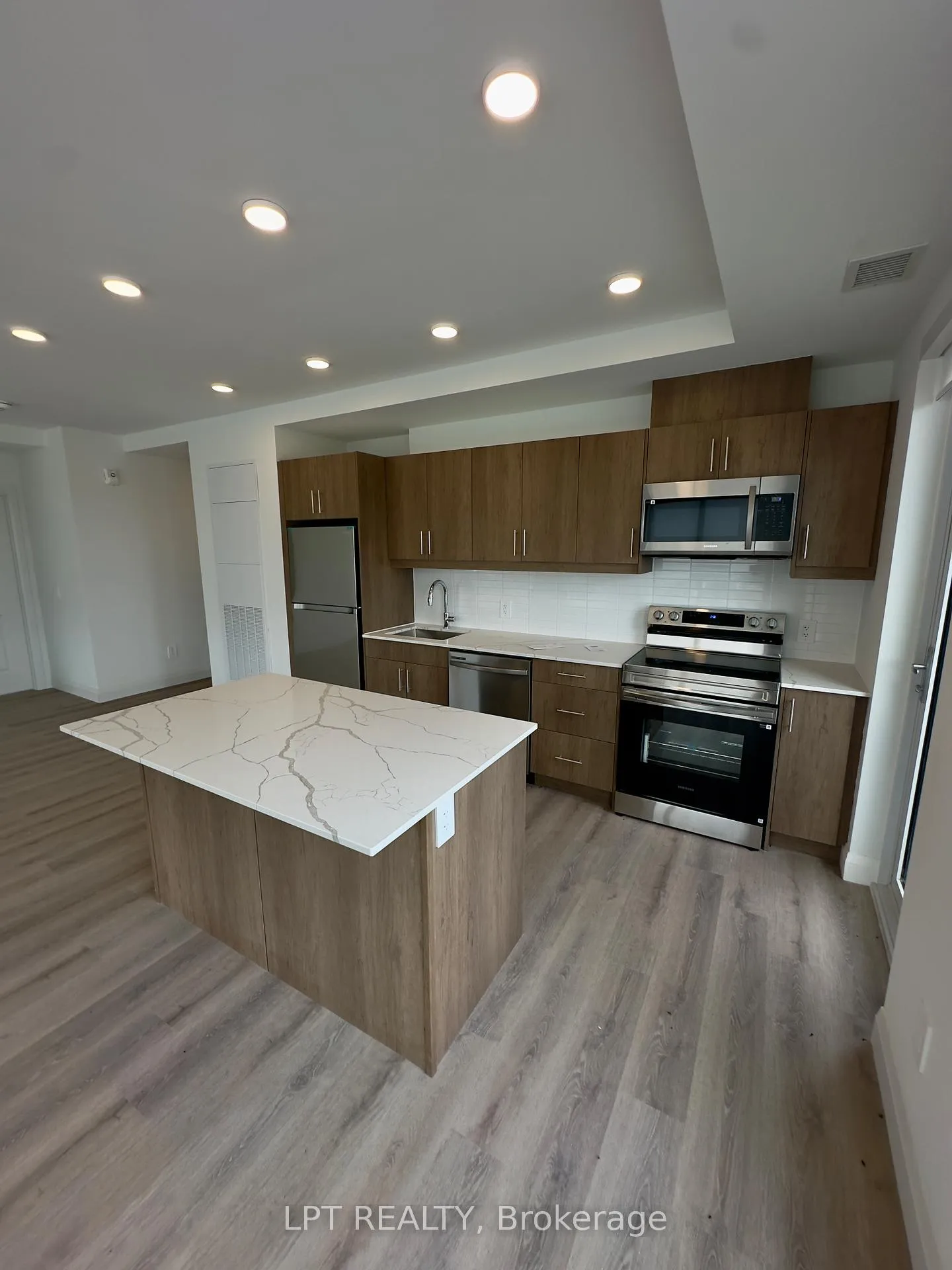 Photo 6 of Unit 1204, 1333 Weber, Kitchener — HOMEH