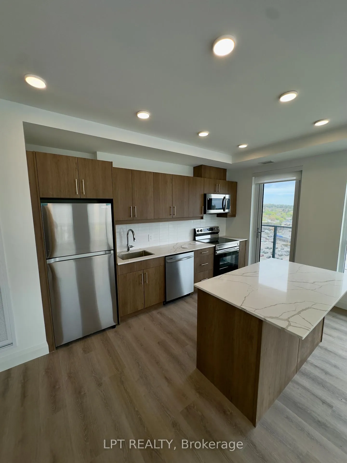Photo 7 of Unit 1204, 1333 Weber, Kitchener — HOMEH
