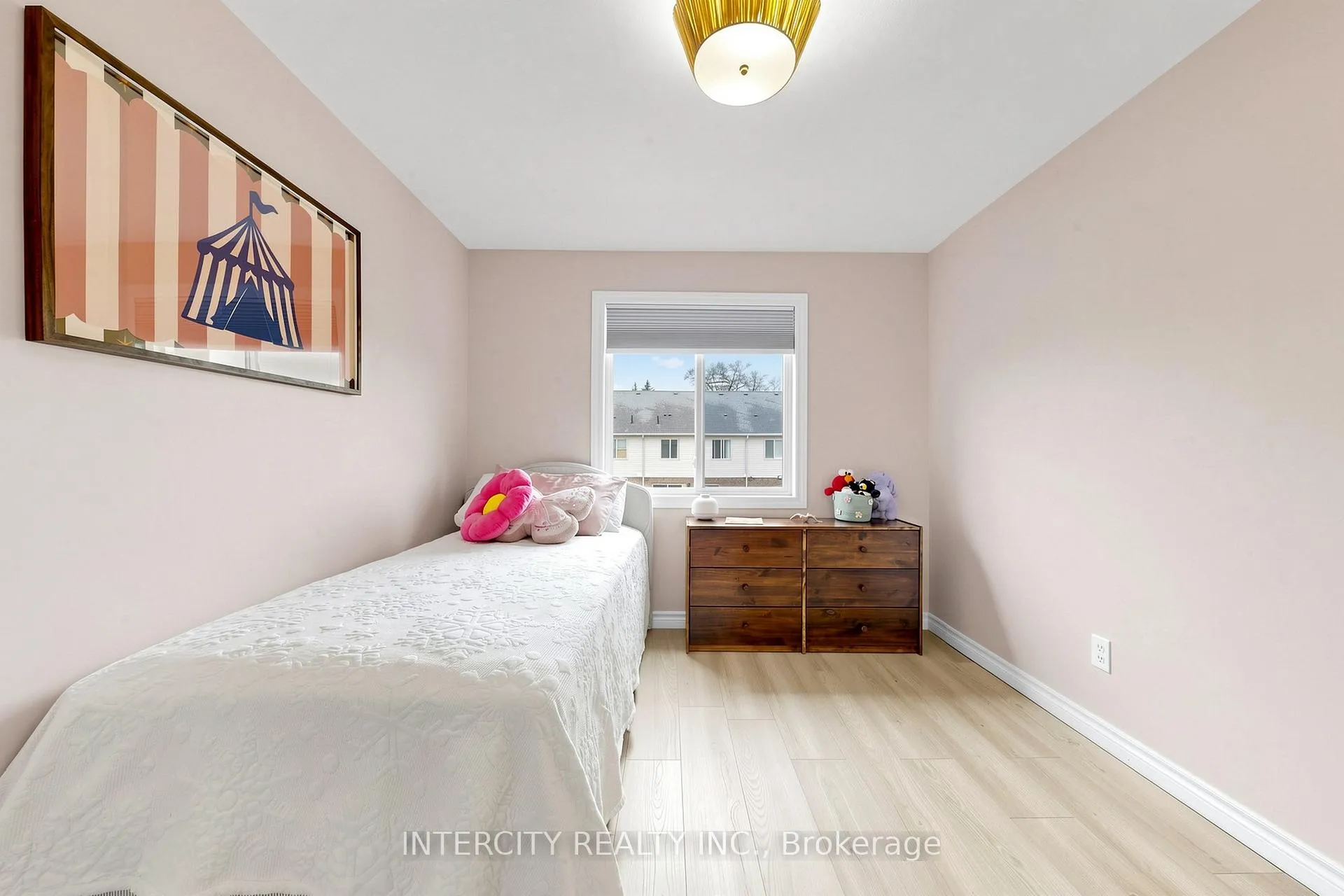 Photo 23 of 70 Edwards Street, Guelph, Grange Road — HOMEH