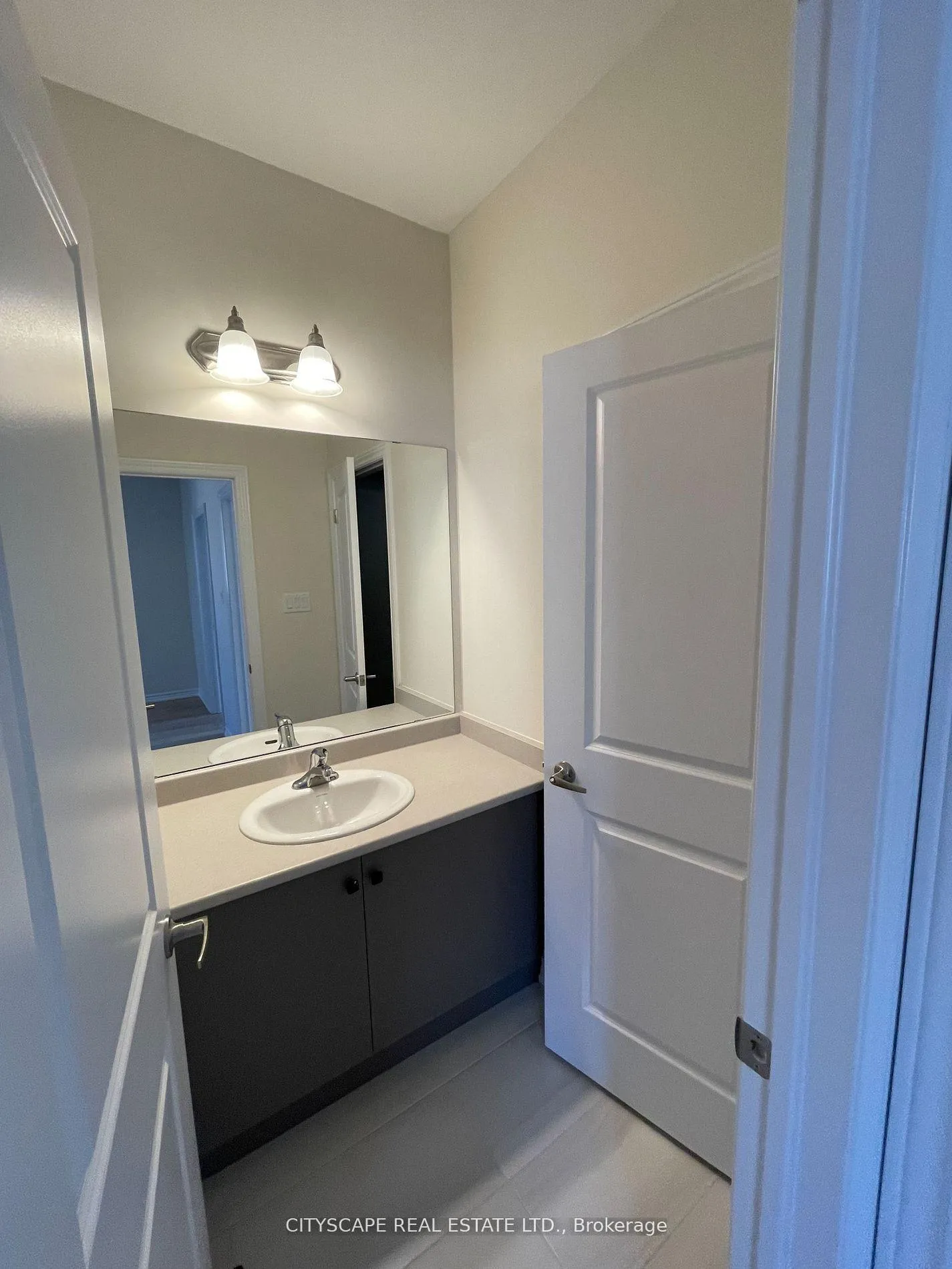 Photo 11 of 1392 Almonte Drive, Burlington, Tyandaga — HOMEH