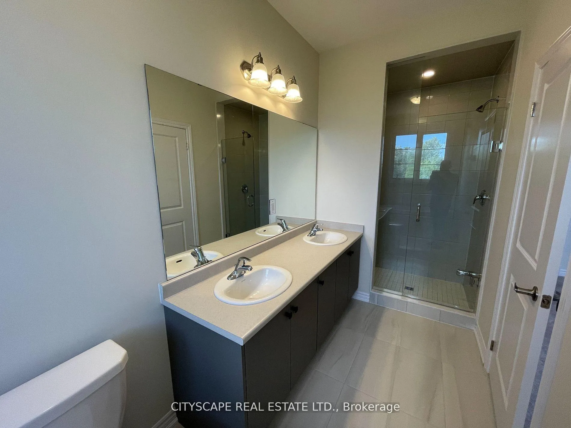 Photo 12 of 1392 Almonte Drive, Burlington, Tyandaga — HOMEH