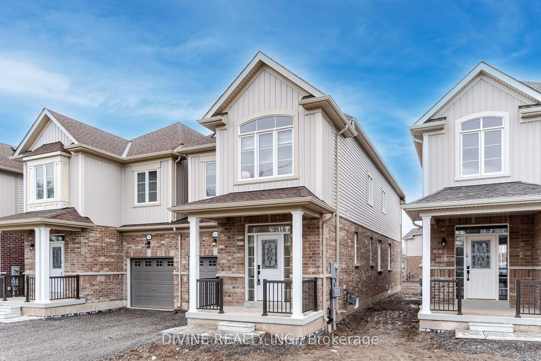 Photo 2 of 9241 White Oak Avenue, Niagara Falls, Lyons Creek — HOMEH