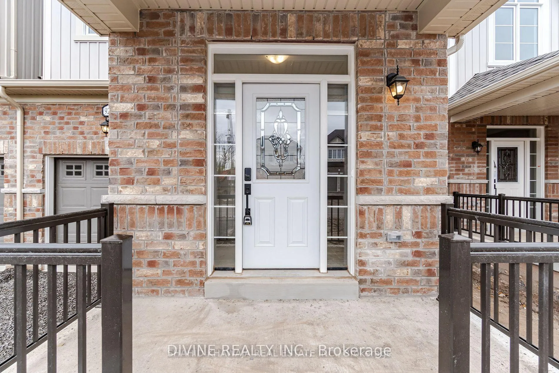 Photo 3 of 9241 White Oak Avenue, Niagara Falls, Lyons Creek — HOMEH