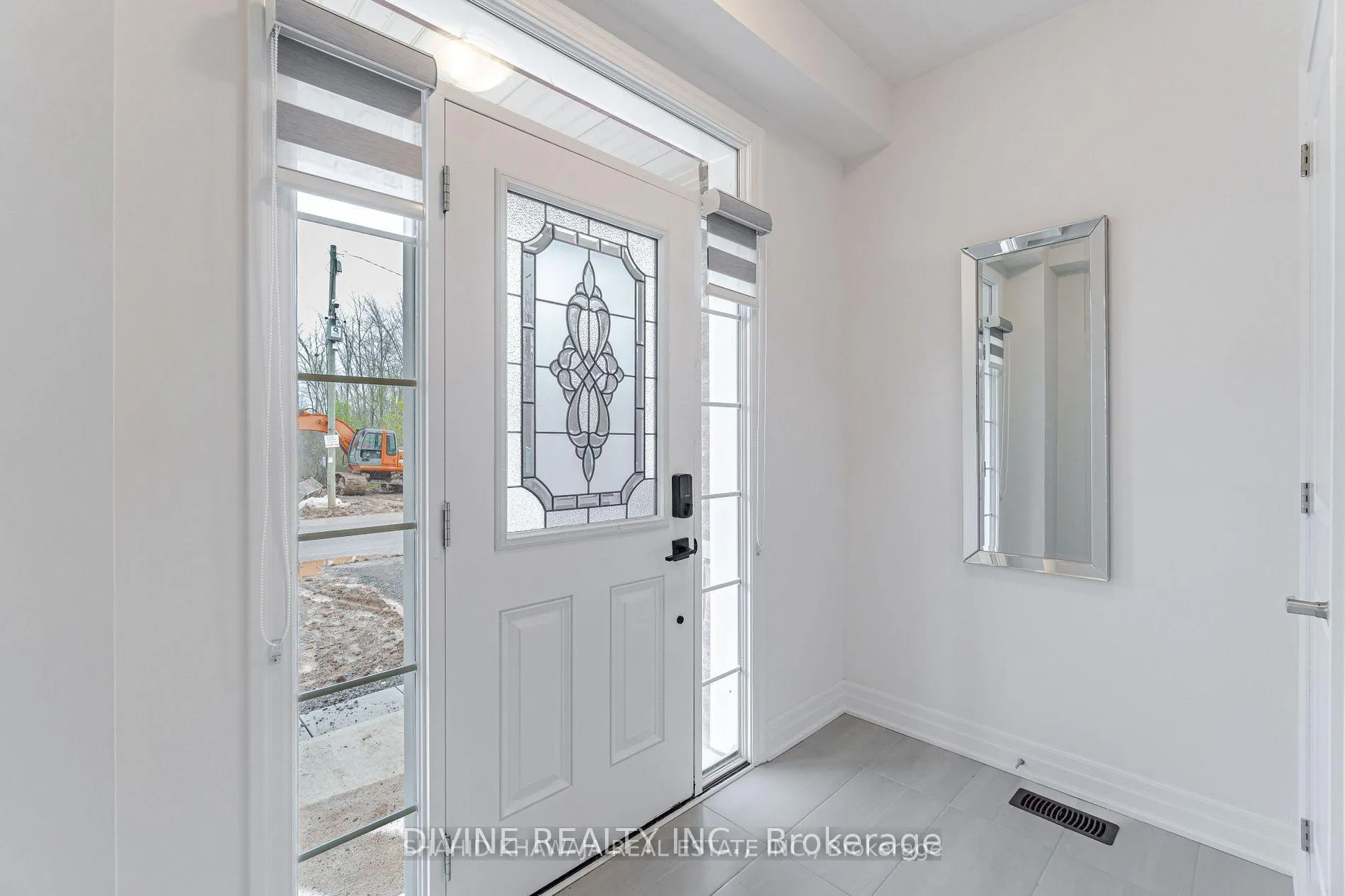 Photo 4 of 9241 White Oak Avenue, Niagara Falls, Lyons Creek — HOMEH