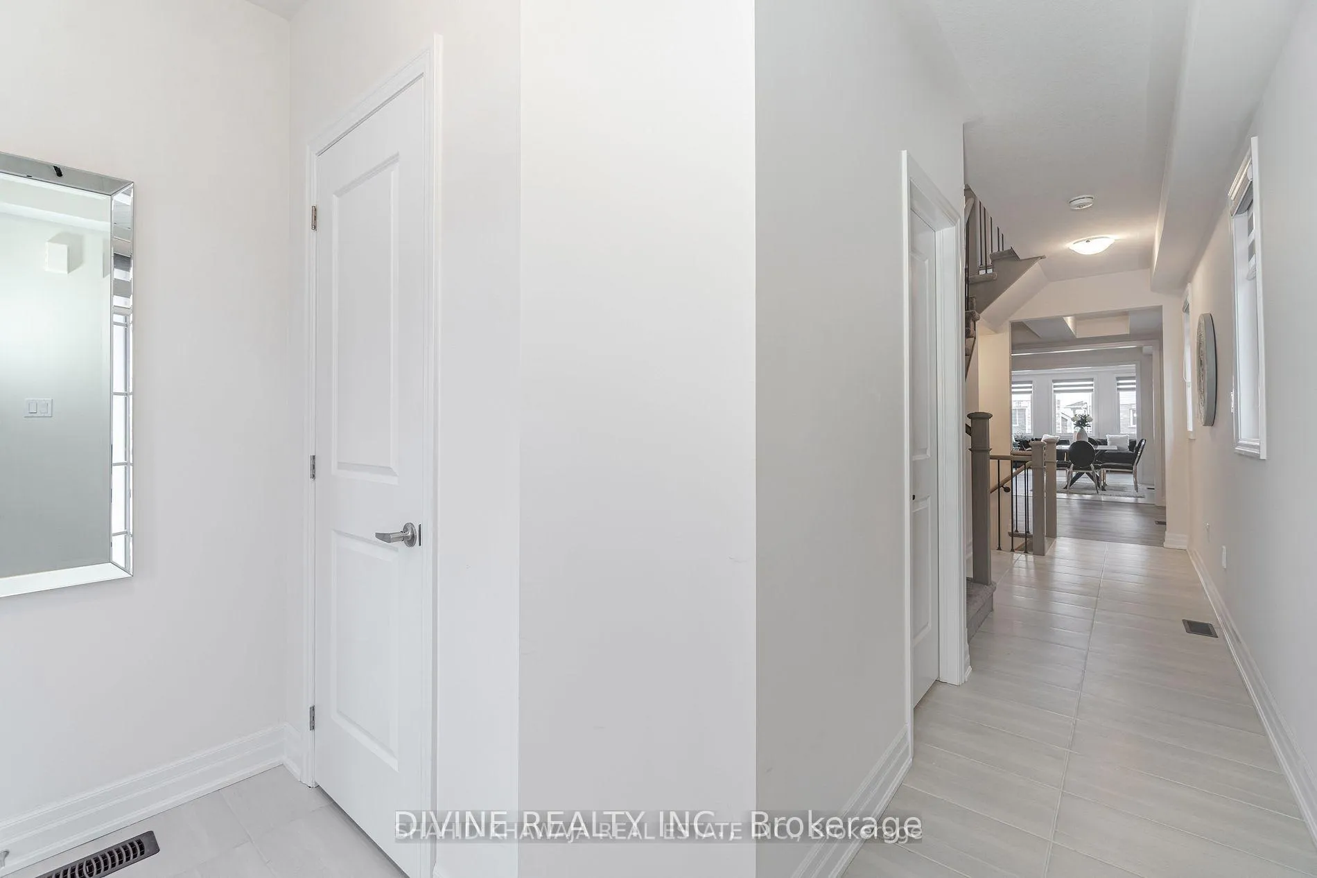 Photo 5 of 9241 White Oak Avenue, Niagara Falls, Lyons Creek — HOMEH
