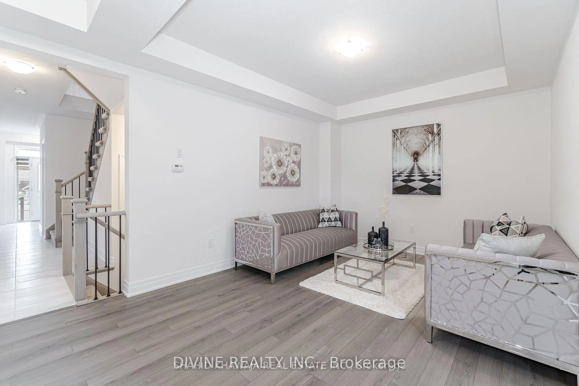 Photo 6 of 9241 White Oak Avenue, Niagara Falls, Lyons Creek — HOMEH