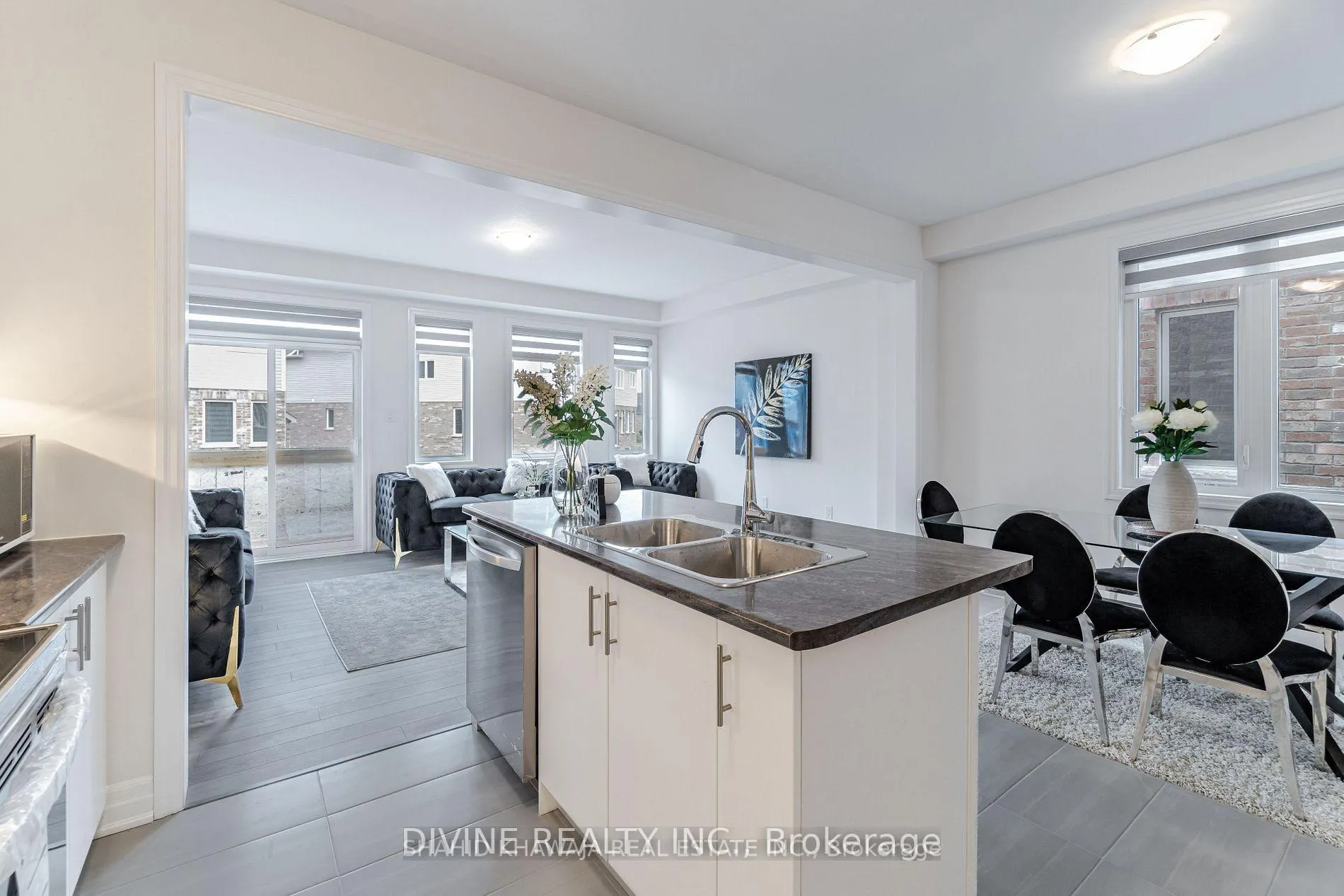 Photo 13 of 9241 White Oak Avenue, Niagara Falls, Lyons Creek — HOMEH