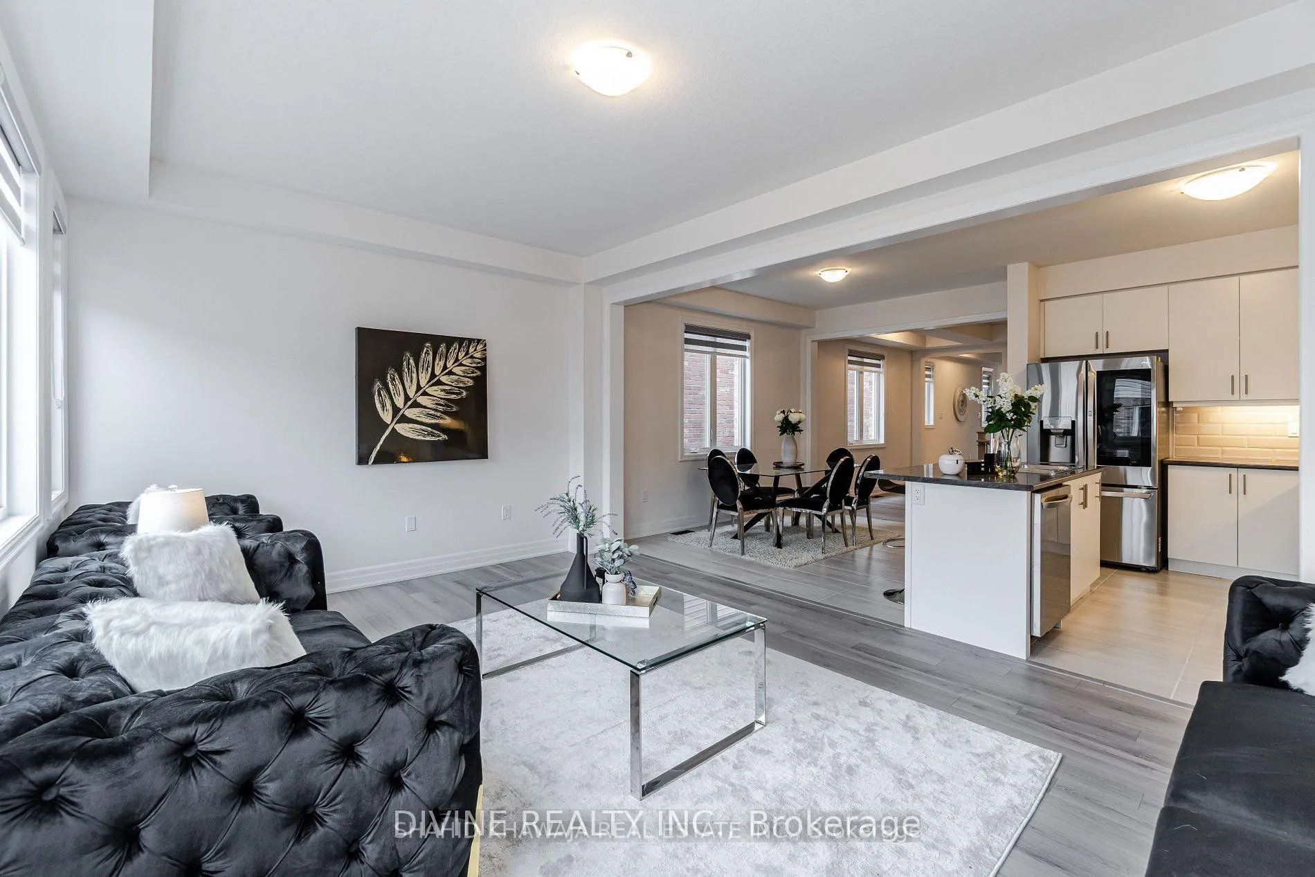 Photo 14 of 9241 White Oak Avenue, Niagara Falls, Lyons Creek — HOMEH