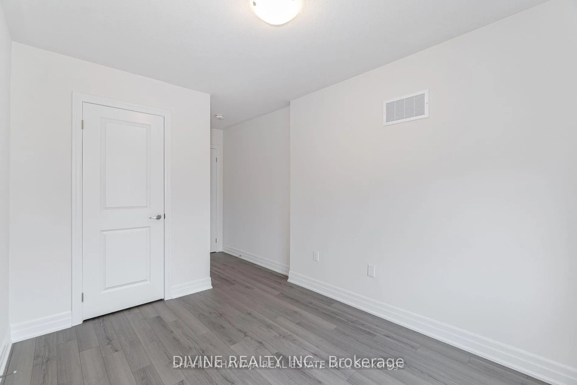 Photo 31 of 9241 White Oak Avenue, Niagara Falls, Lyons Creek — HOMEH