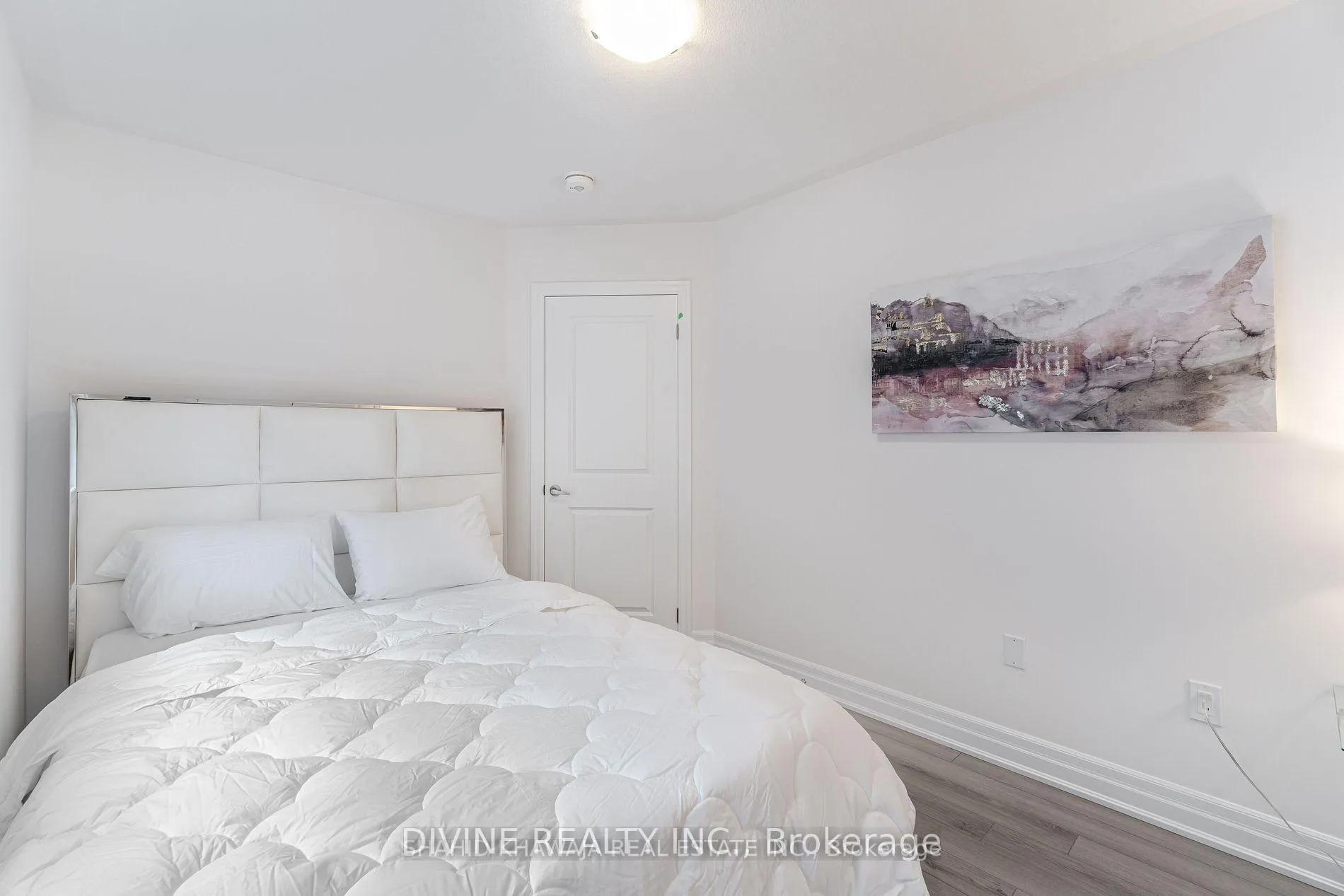 Photo 33 of 9241 White Oak Avenue, Niagara Falls, Lyons Creek — HOMEH