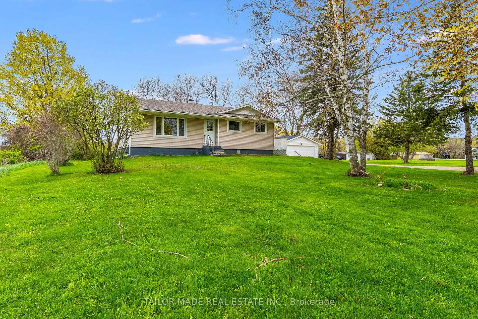 Photo 2 of 61 George Street, Clearview, Creemore — HOMEH