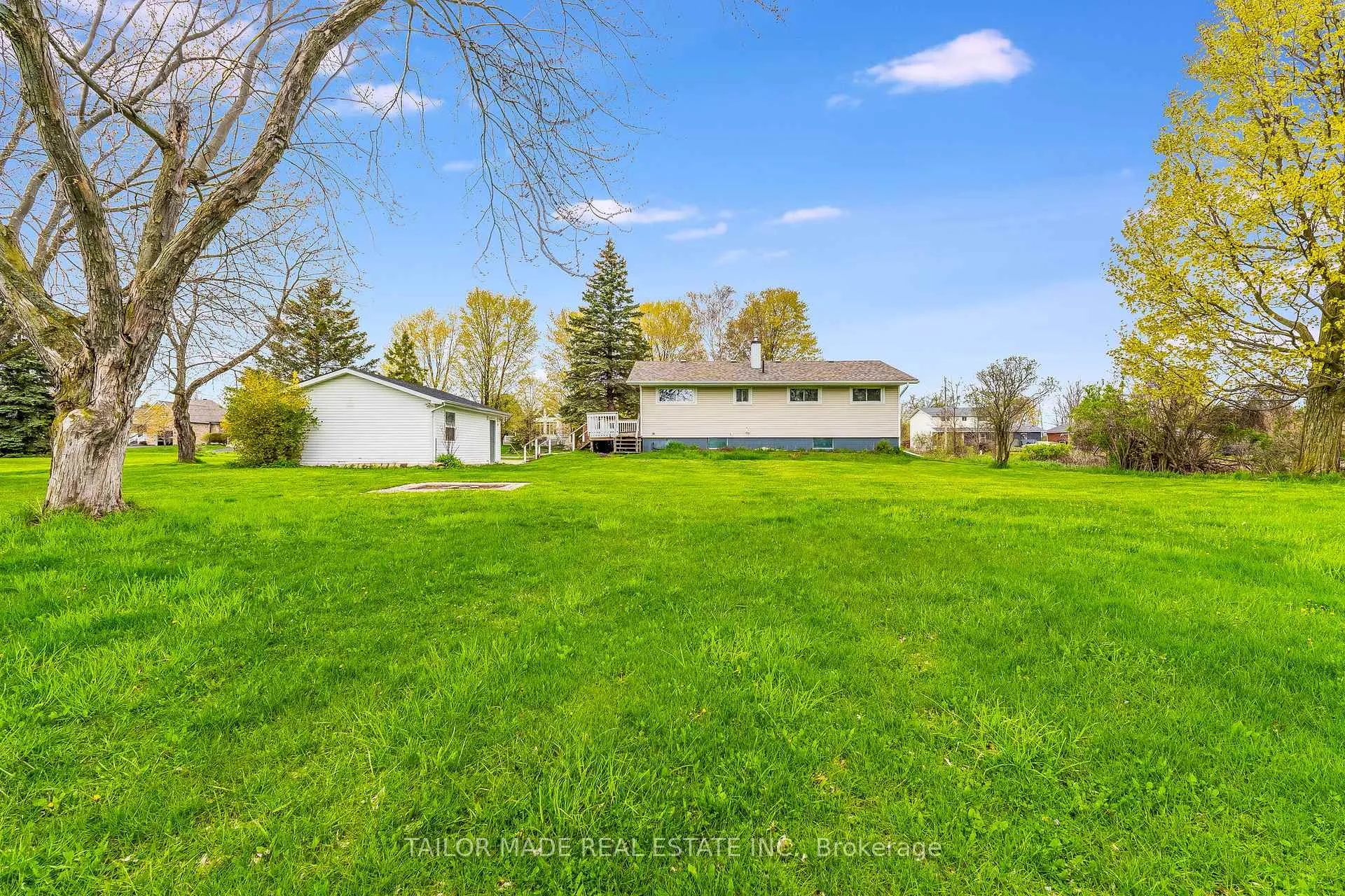 Photo 6 of 61 George Street, Clearview, Creemore — HOMEH