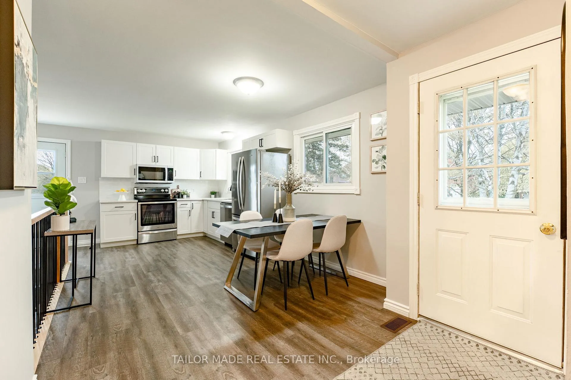 Photo 12 of 61 George Street, Clearview, Creemore — HOMEH