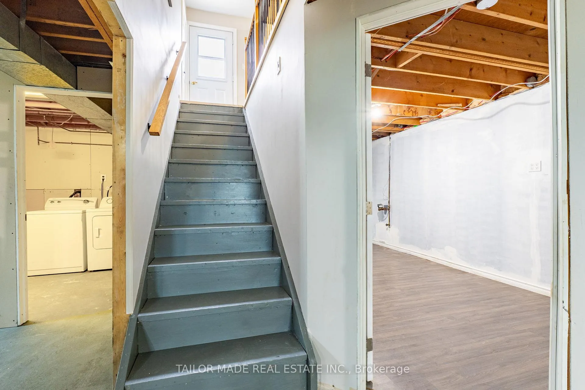 Photo 30 of 61 George Street, Clearview, Creemore — HOMEH