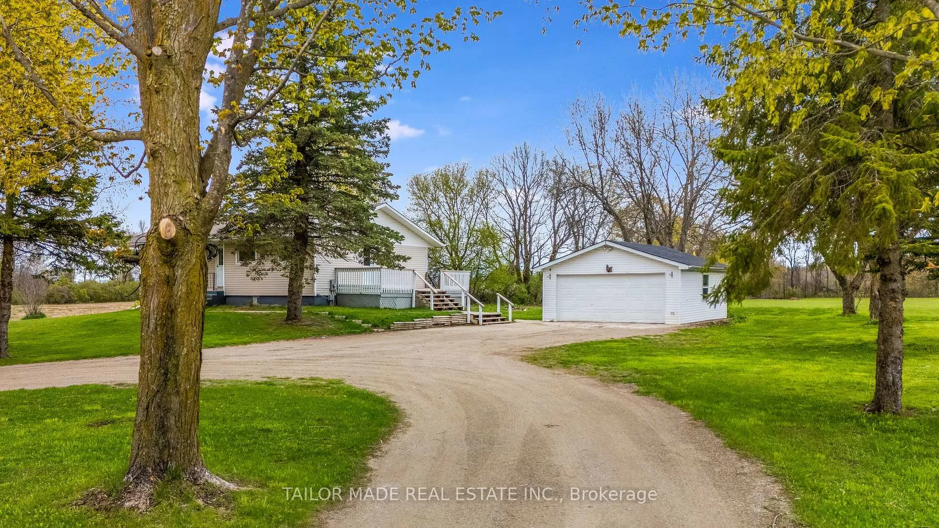 Photo 38 of 61 George Street, Clearview, Creemore — HOMEH