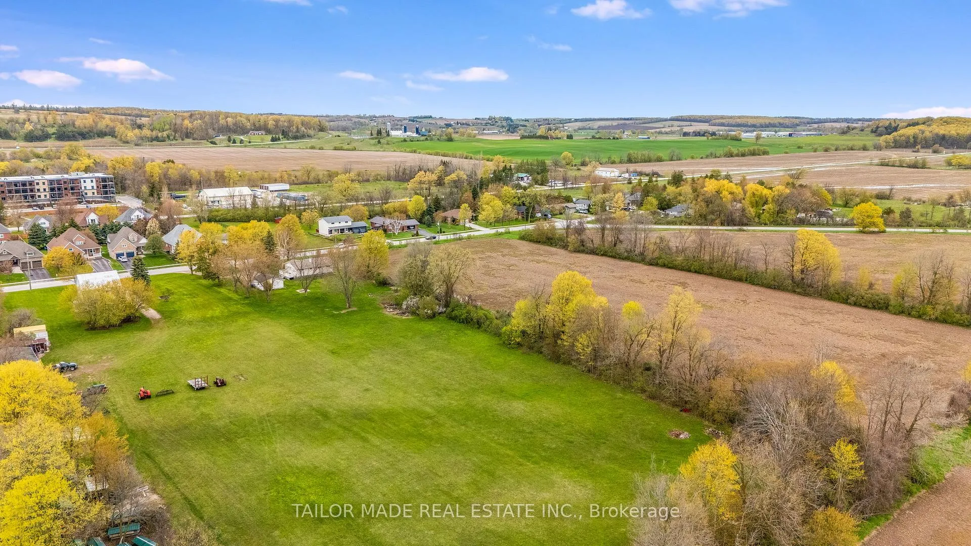 Photo 46 of 61 George Street, Clearview, Creemore — HOMEH