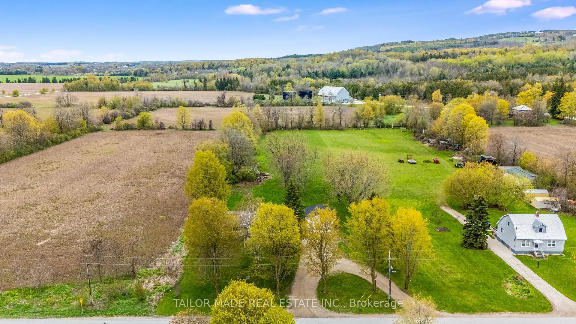 Photo 49 of 61 George Street, Clearview, Creemore — HOMEH