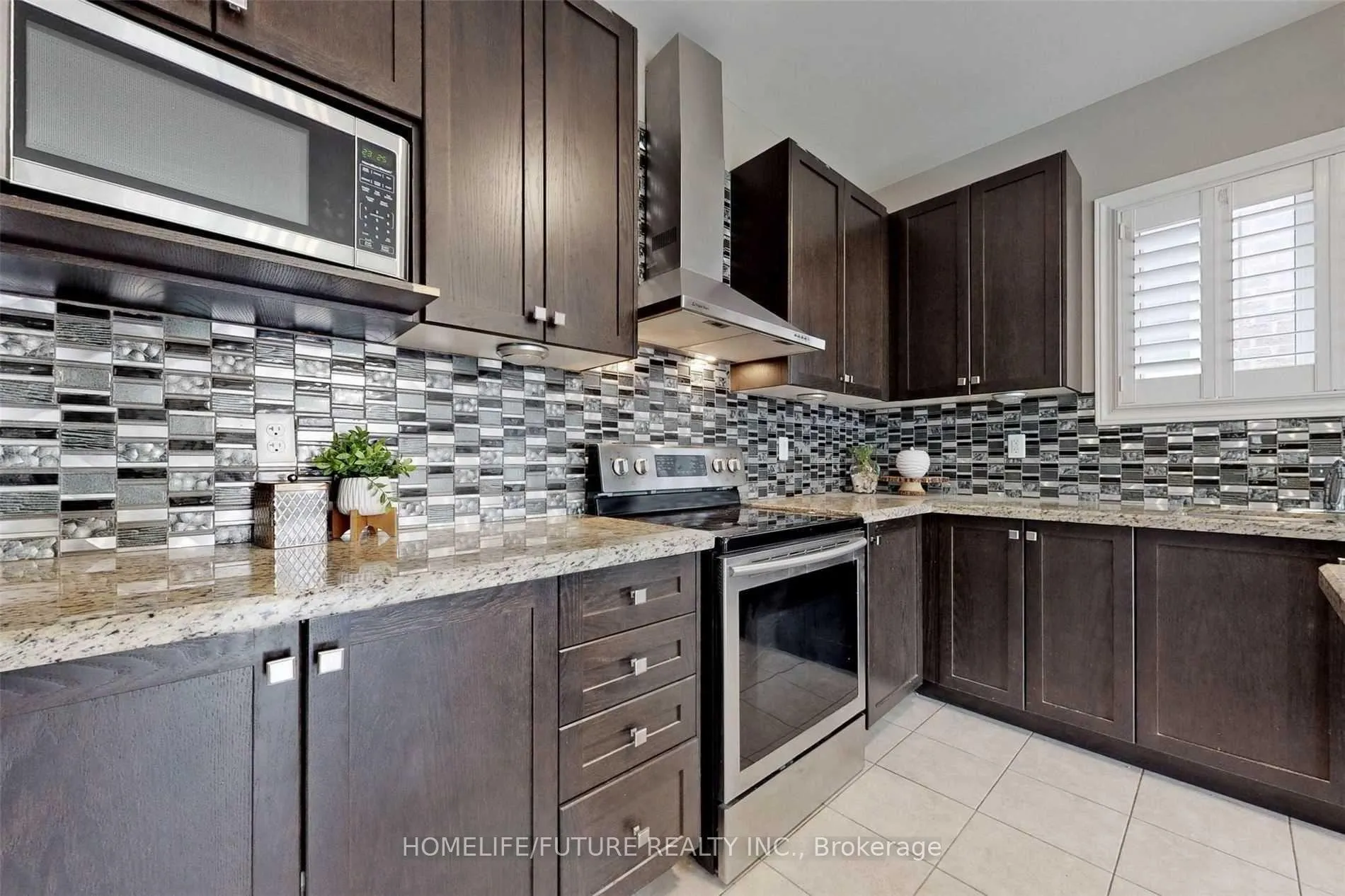 Photo 18 of 984 Wrenwood Drive, Oshawa, Taunton — HOMEH