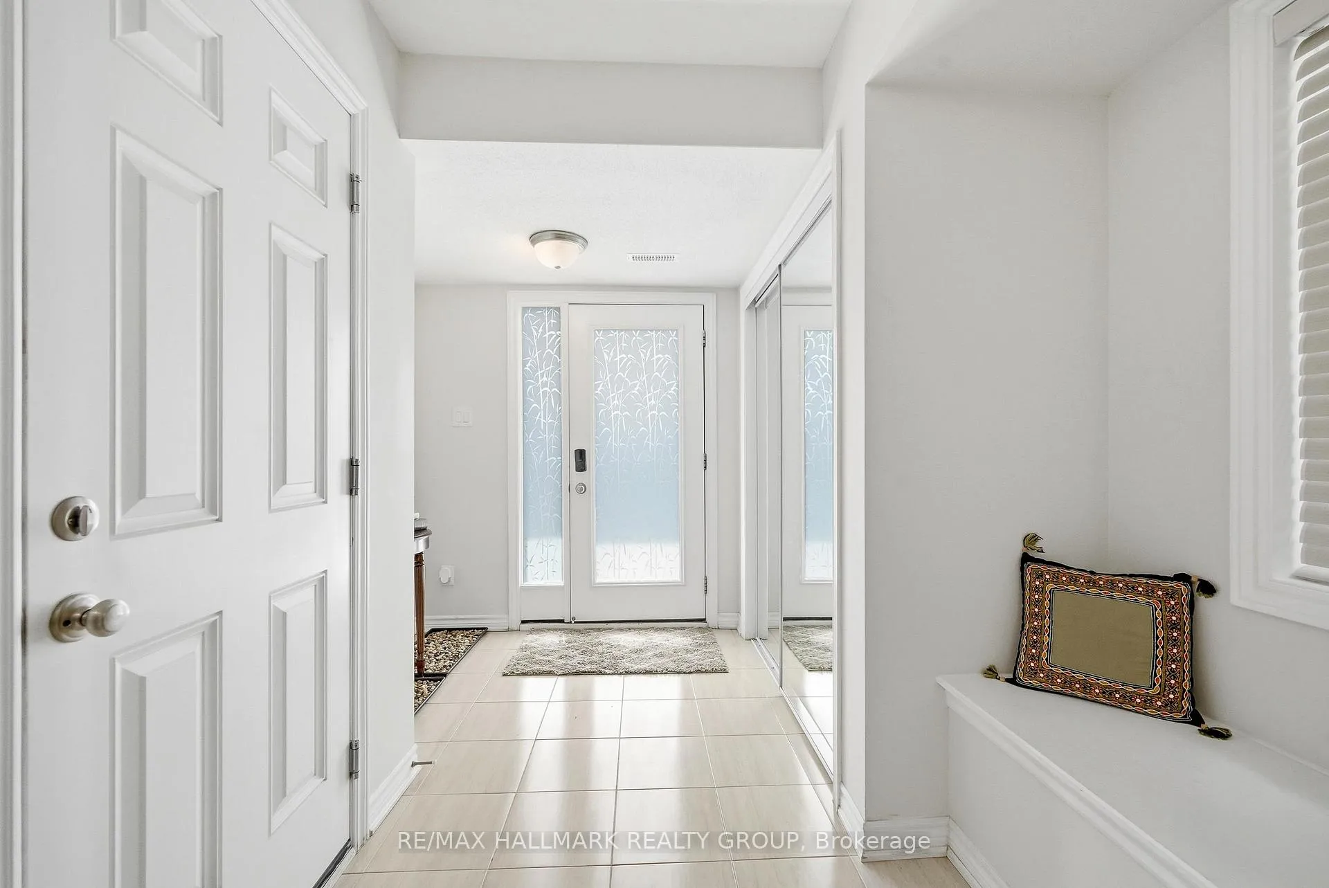 Photo 3 of 224 Clintonia Street, Ottawa, Kanata - Emerald Meadows/Trailwest — HOMEH