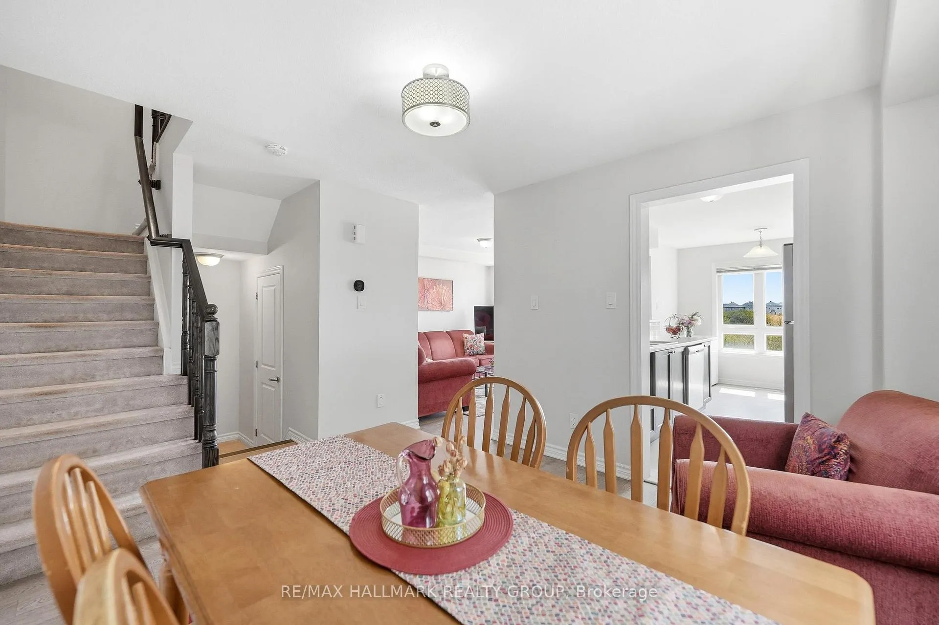 Photo 8 of 224 Clintonia Street, Ottawa, Kanata - Emerald Meadows/Trailwest — HOMEH