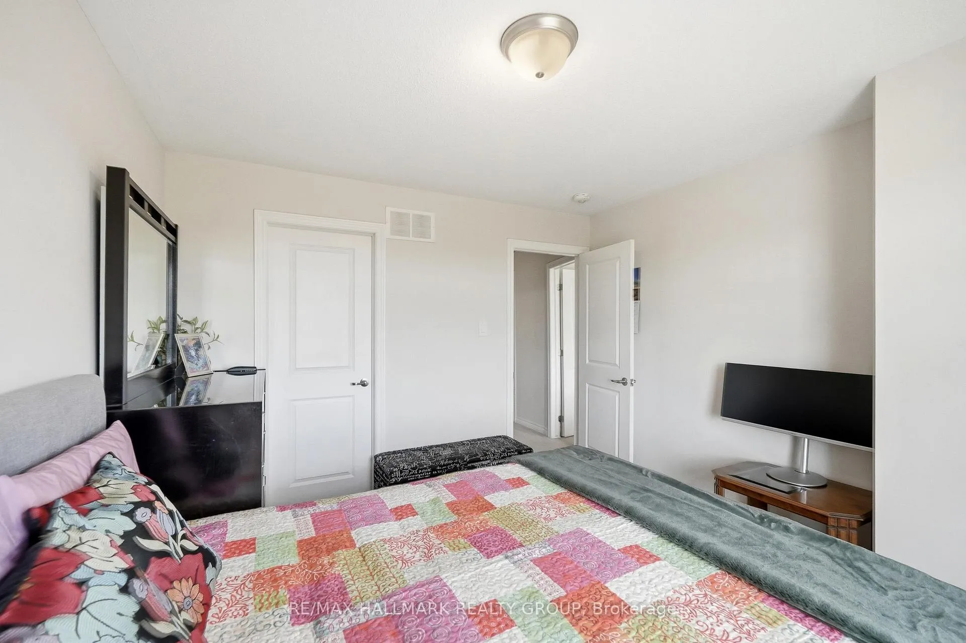 Photo 20 of 224 Clintonia Street, Ottawa, Kanata - Emerald Meadows/Trailwest — HOMEH