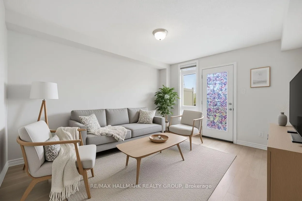 Photo 10 of 224 Clintonia Street, Ottawa, Kanata - Emerald Meadows/Trailwest — HOMEH