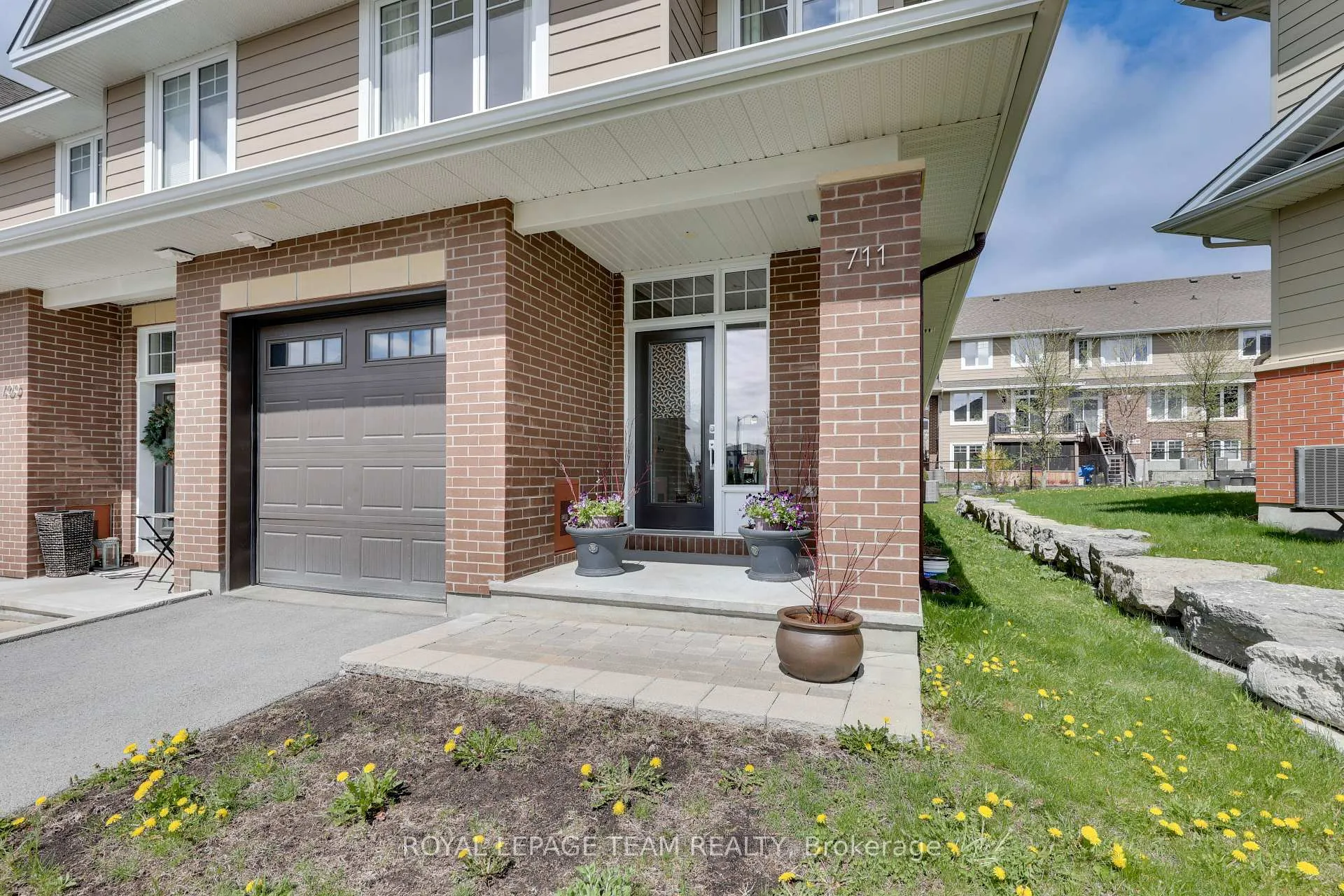 Photo 3 of 711 Gabriola Way, Ottawa, Kanata - Kanata Lakes/Heritage Hills — HOMEH