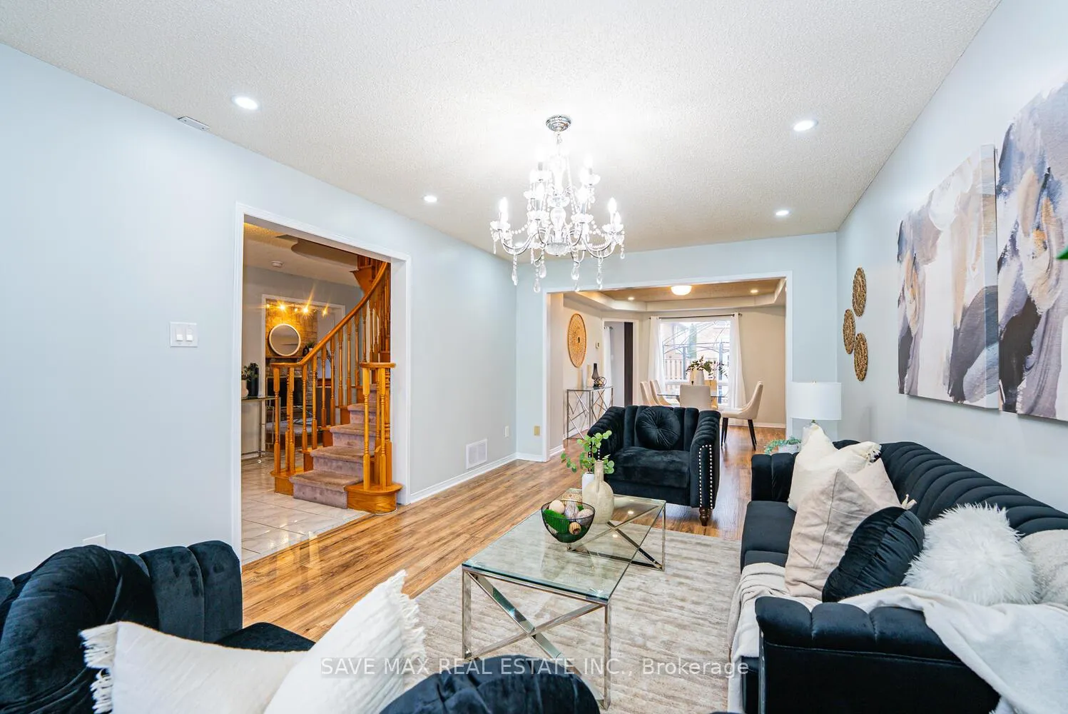 Photo 7 of 30 Adirondack Crescent, Brampton, Sandringham-Wellington — HOMEH