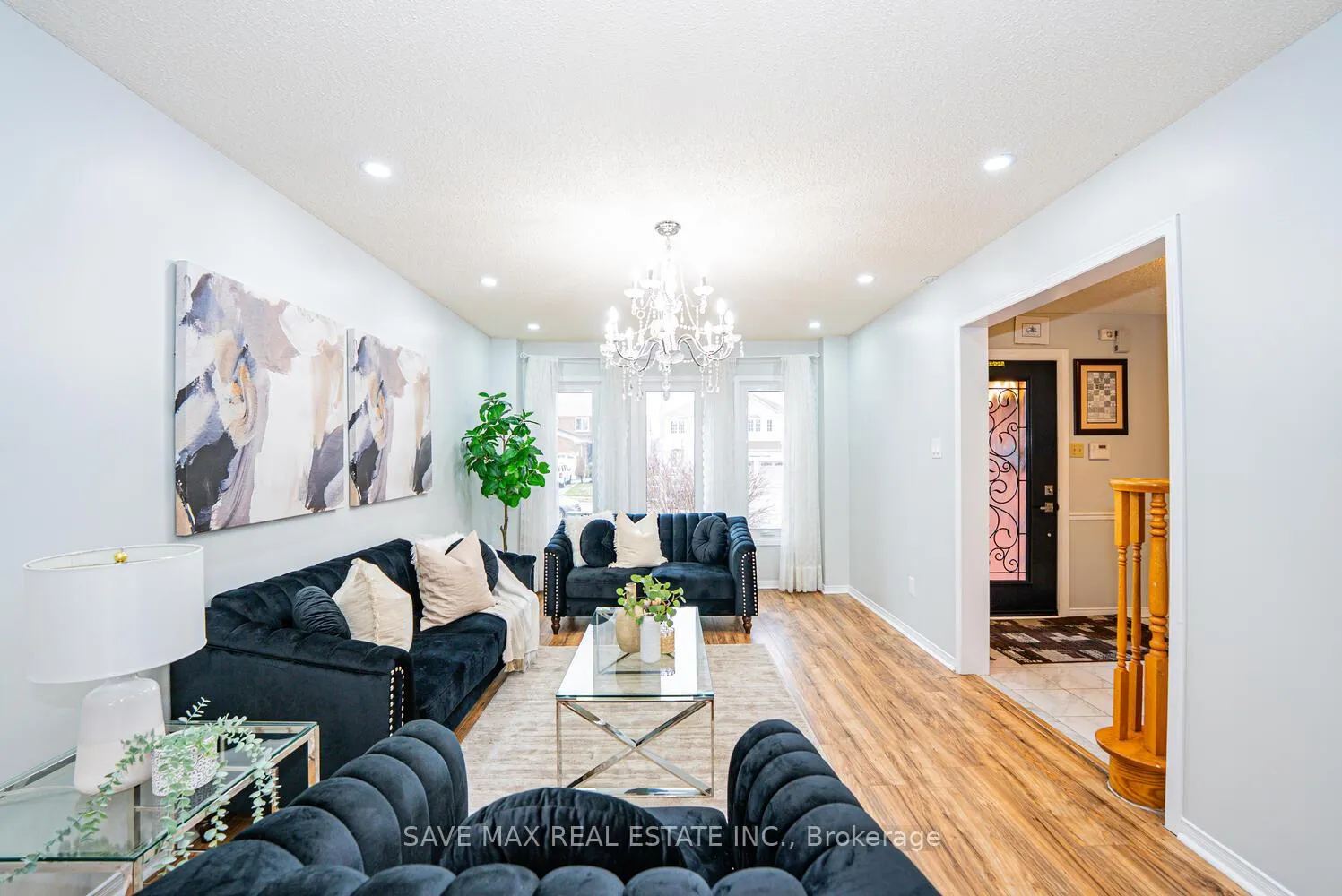 Photo 9 of 30 Adirondack Crescent, Brampton, Sandringham-Wellington — HOMEH