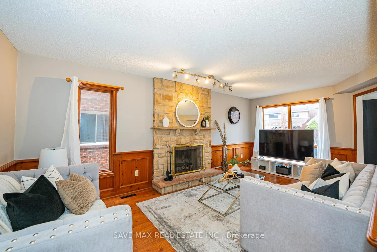 Photo 11 of 30 Adirondack Crescent, Brampton, Sandringham-Wellington — HOMEH