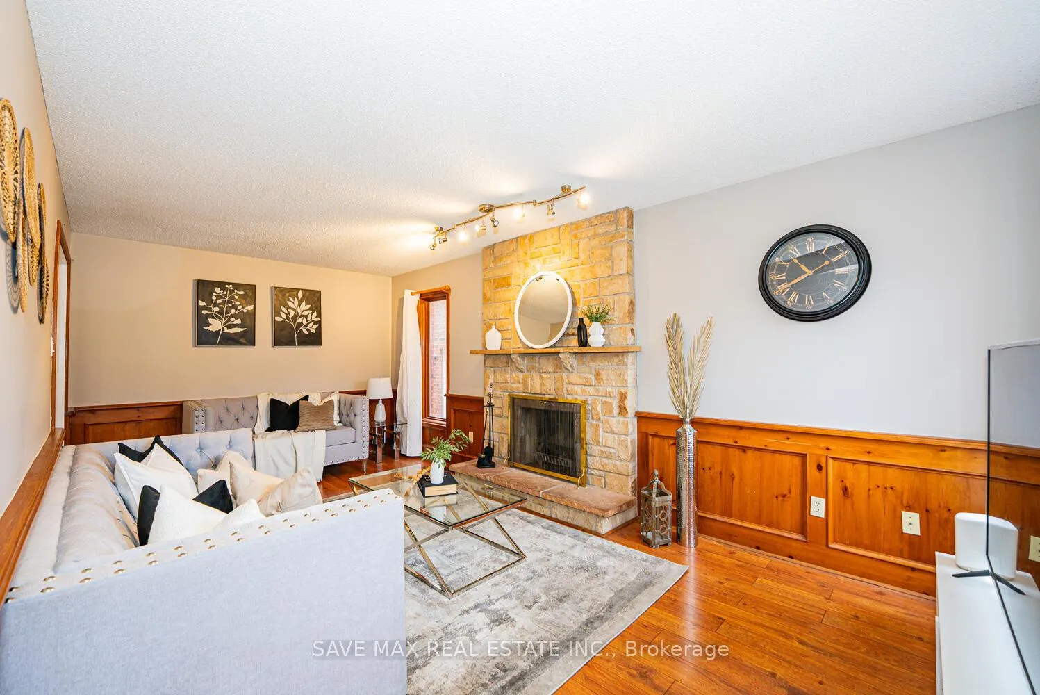 Photo 13 of 30 Adirondack Crescent, Brampton, Sandringham-Wellington — HOMEH