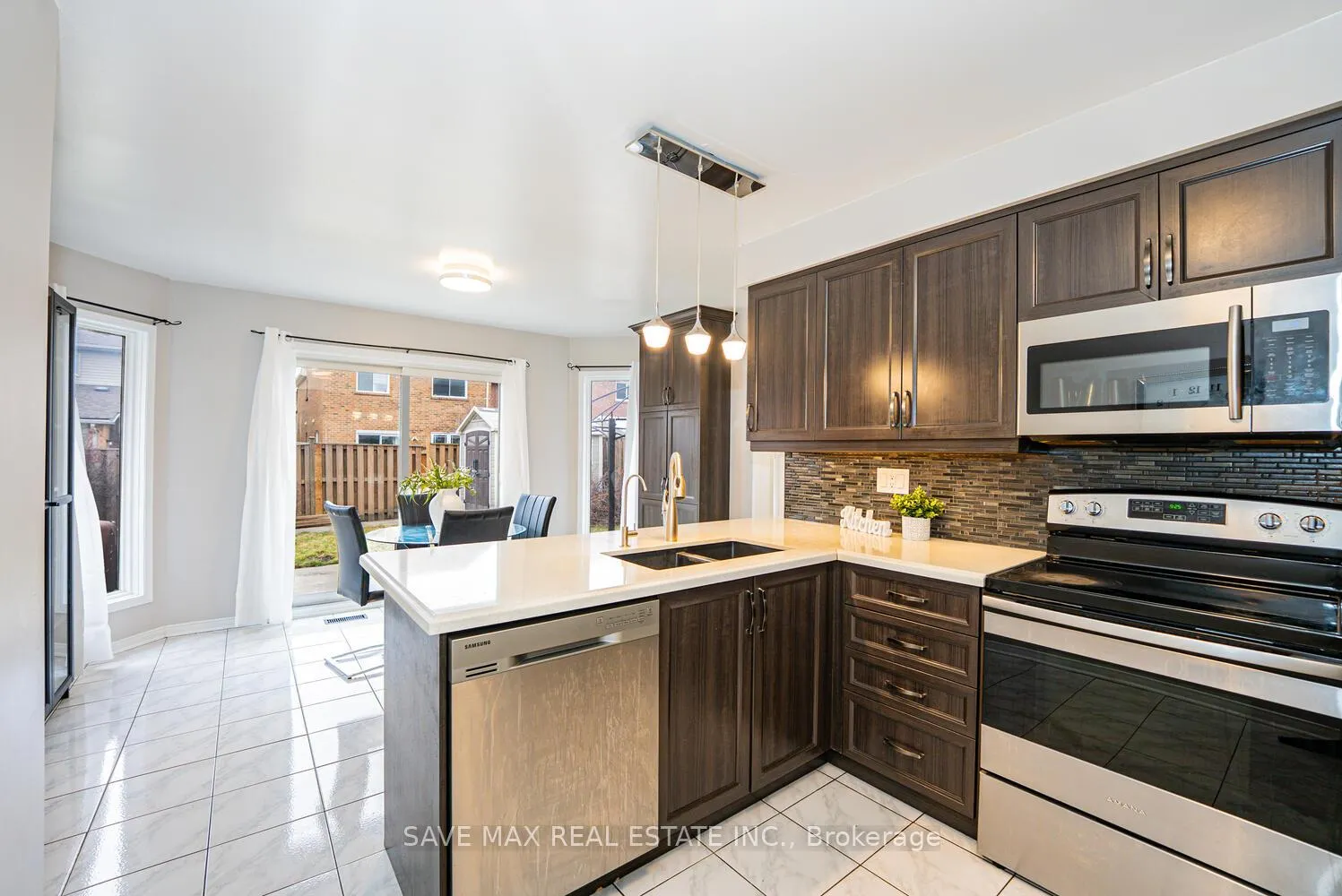 Photo 14 of 30 Adirondack Crescent, Brampton, Sandringham-Wellington — HOMEH