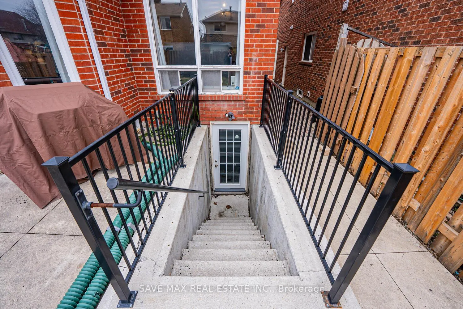 Photo 40 of 30 Adirondack Crescent, Brampton, Sandringham-Wellington — HOMEH