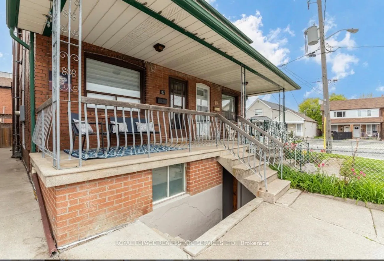 Photo 2 of 21 Hatherley Road, Toronto, Caledonia-Fairbank — HOMEH