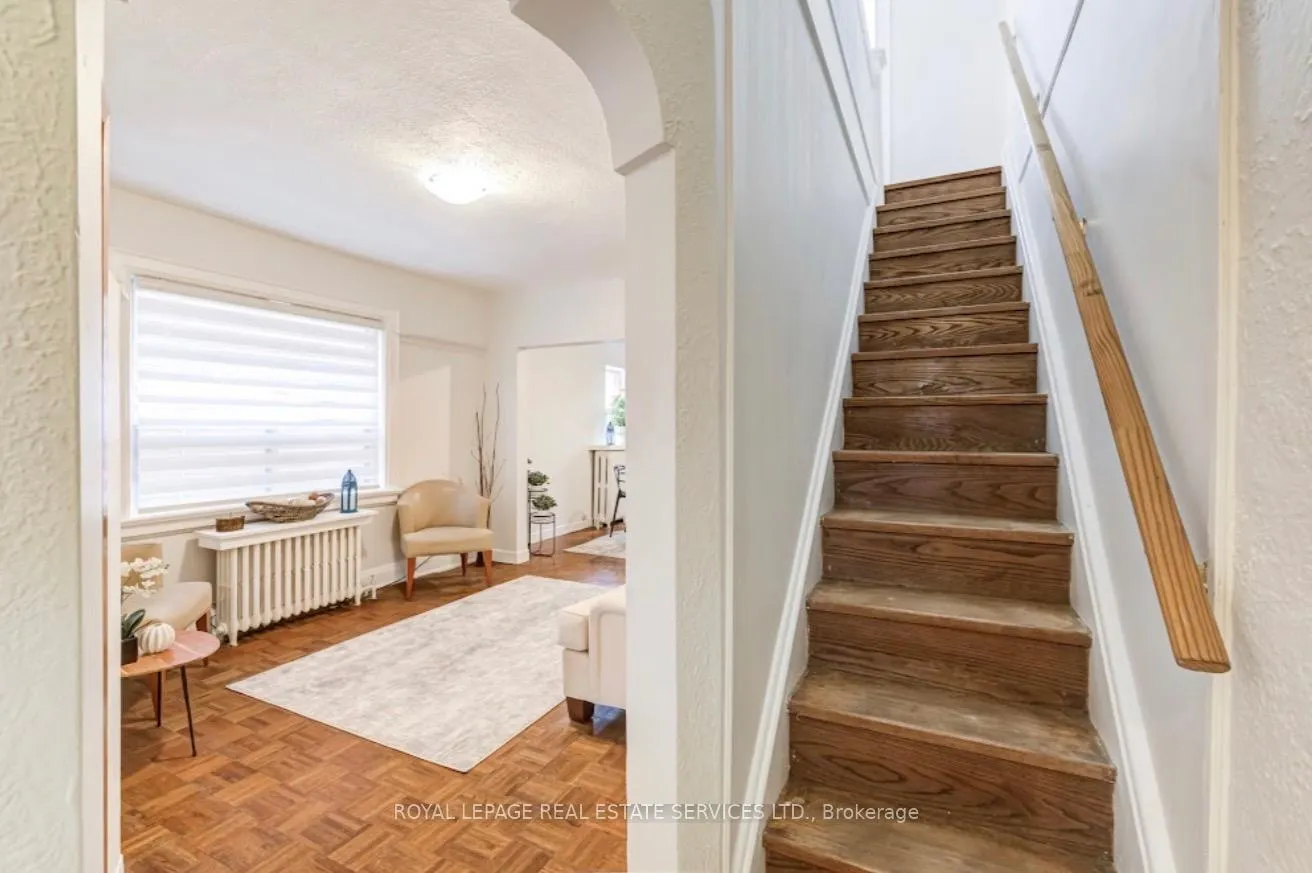 Photo 4 of 21 Hatherley Road, Toronto, Caledonia-Fairbank — HOMEH
