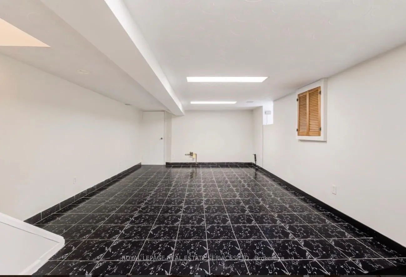 Photo 23 of 21 Hatherley Road, Toronto, Caledonia-Fairbank — HOMEH