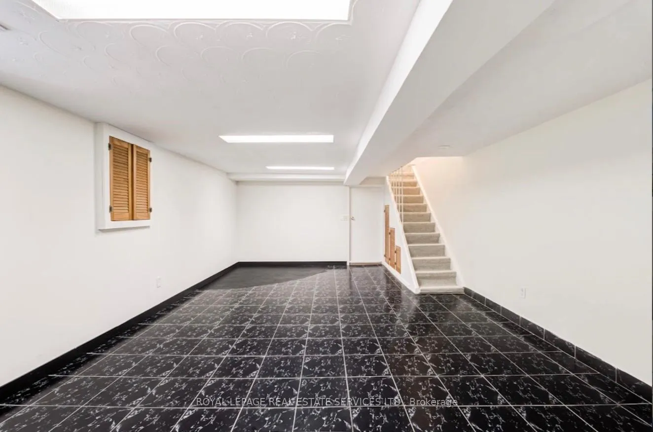 Photo 25 of 21 Hatherley Road, Toronto, Caledonia-Fairbank — HOMEH