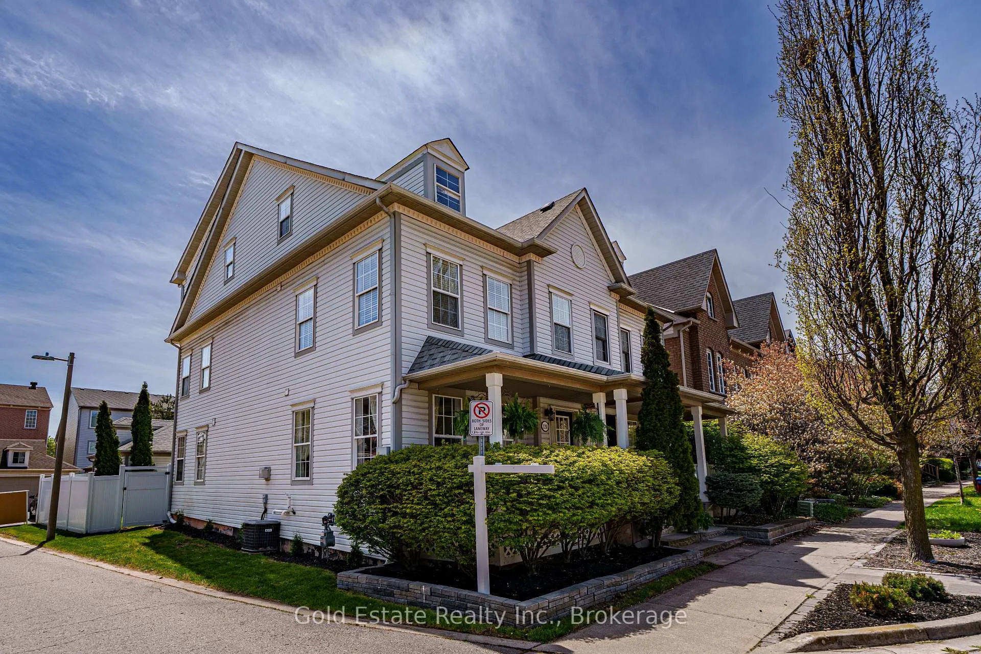 Photo 4 of 120 Roxton Road, Oakville, River Oaks — HOMEH