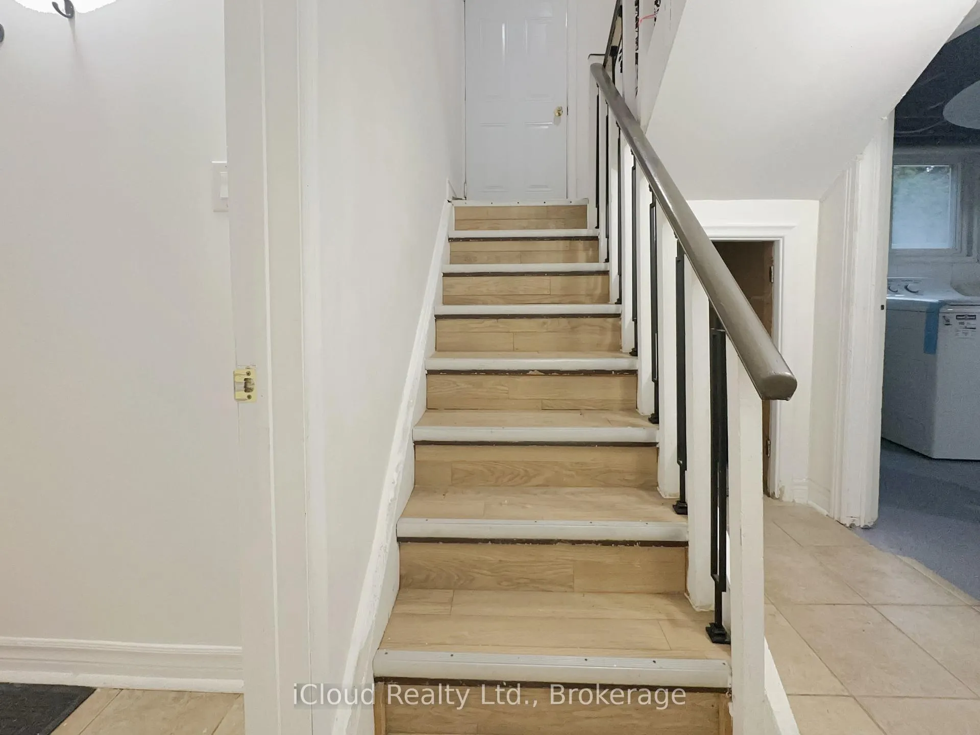 Photo 12 of 4 Longbridge Road, Vaughan, Uplands — HOMEH
