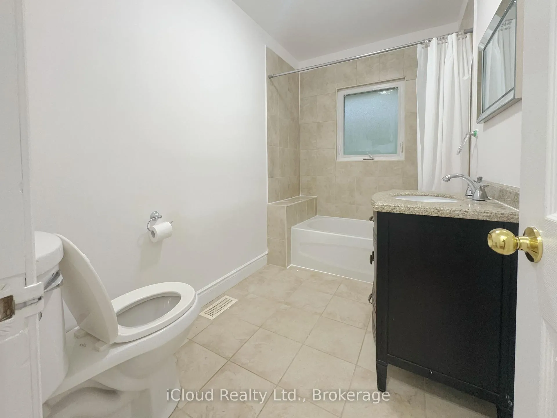 Photo 15 of 4 Longbridge Road, Vaughan, Uplands — HOMEH