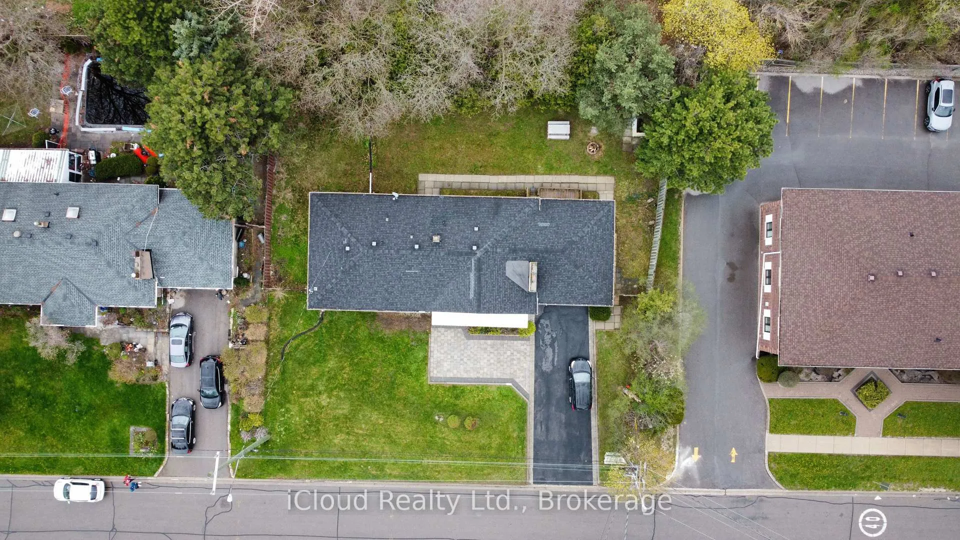Photo 25 of 4 Longbridge Road, Vaughan, Uplands — HOMEH