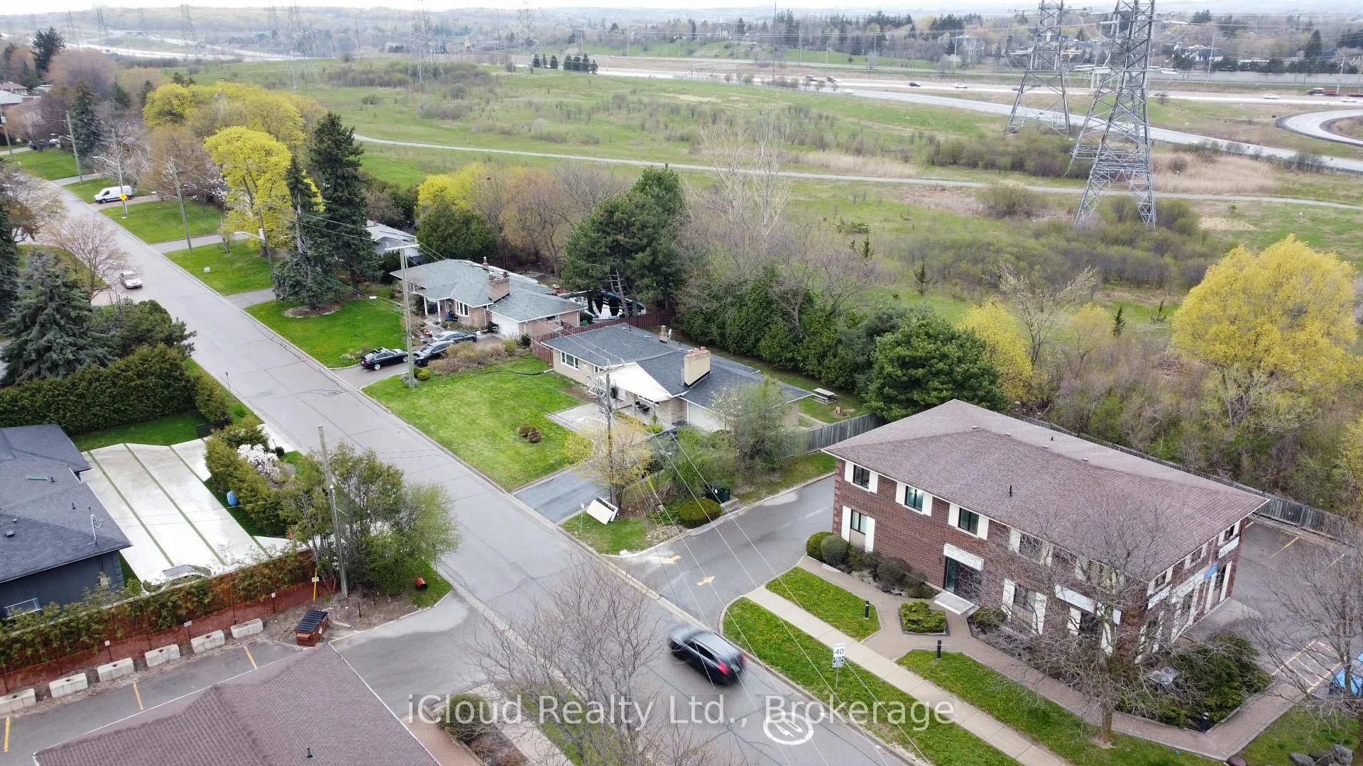 Photo 26 of 4 Longbridge Road, Vaughan, Uplands — HOMEH