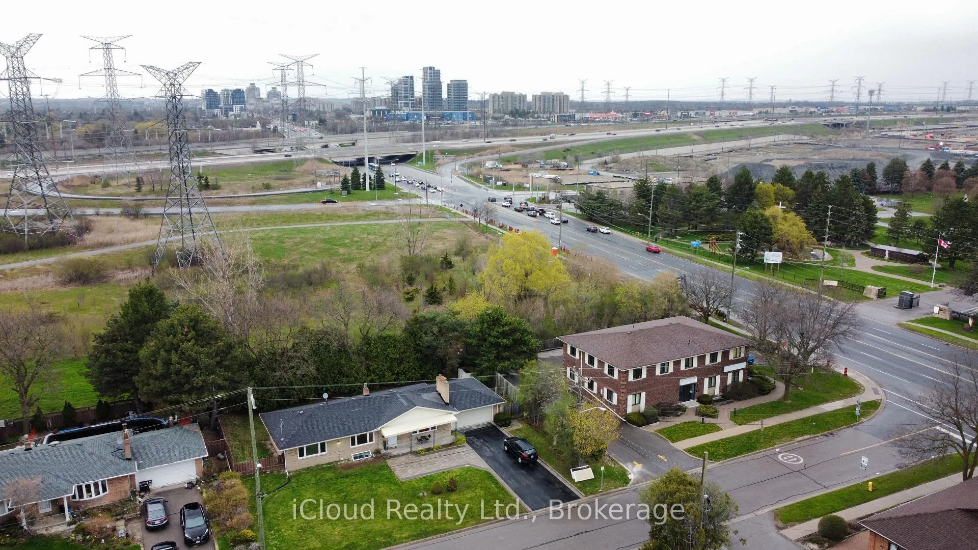 Photo 27 of 4 Longbridge Road, Vaughan, Uplands — HOMEH