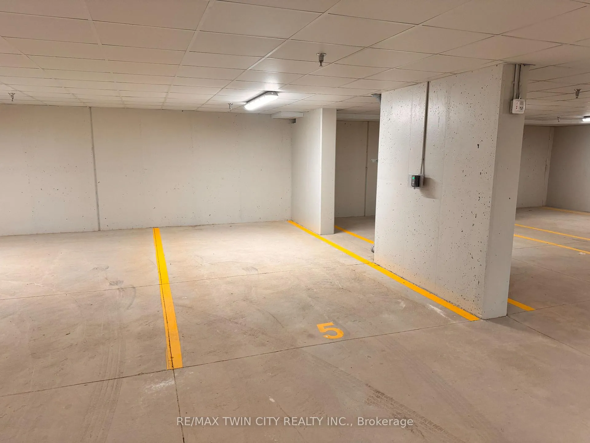 Photo 21 of Unit 506, 1100 Lackner Place, Kitchener — HOMEH