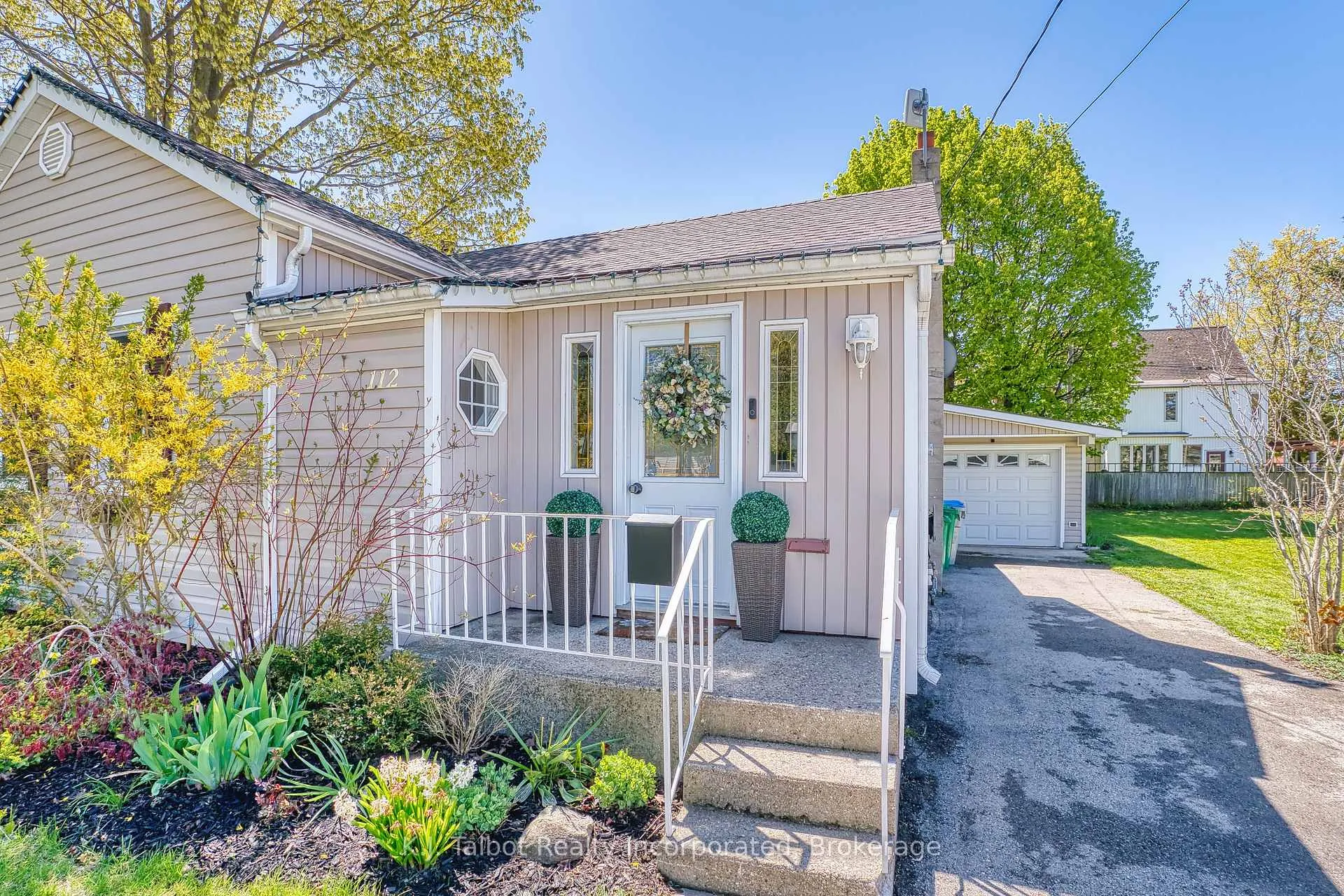 Photo 6 of 112 Anglesea Street, Goderich, Goderich (Town) — HOMEH