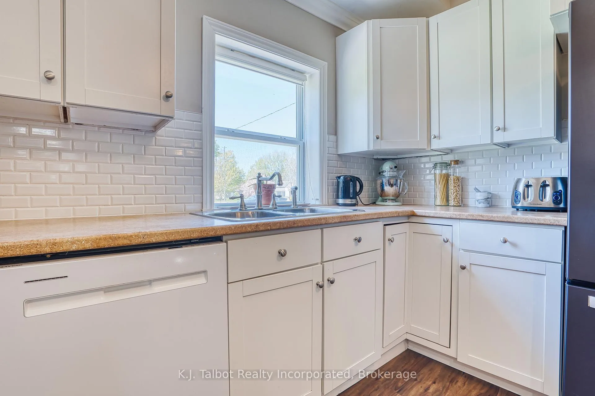 Photo 11 of 112 Anglesea Street, Goderich, Goderich (Town) — HOMEH
