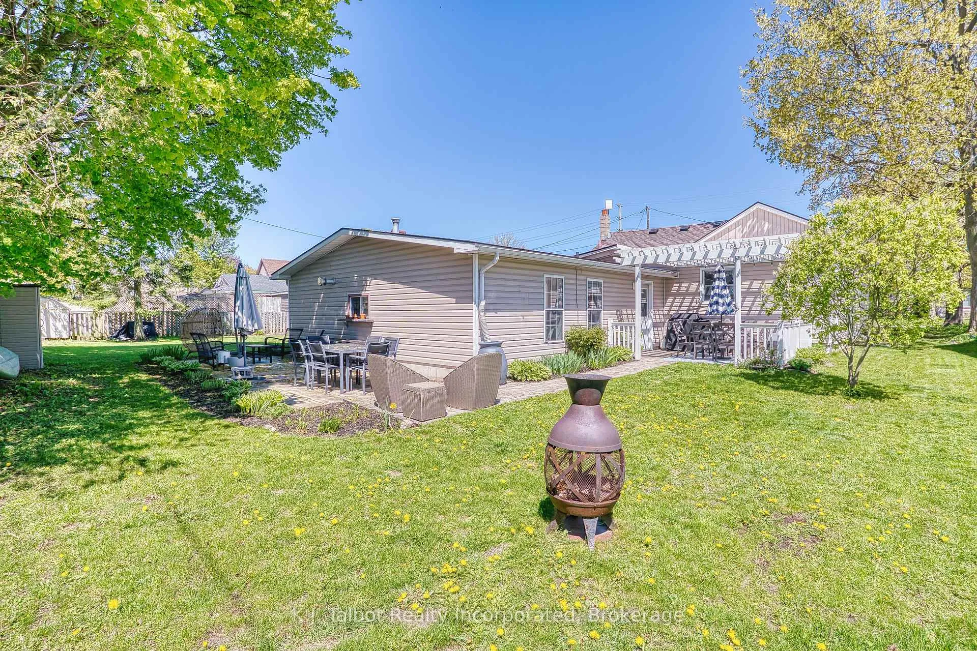 Photo 32 of 112 Anglesea Street, Goderich, Goderich (Town) — HOMEH