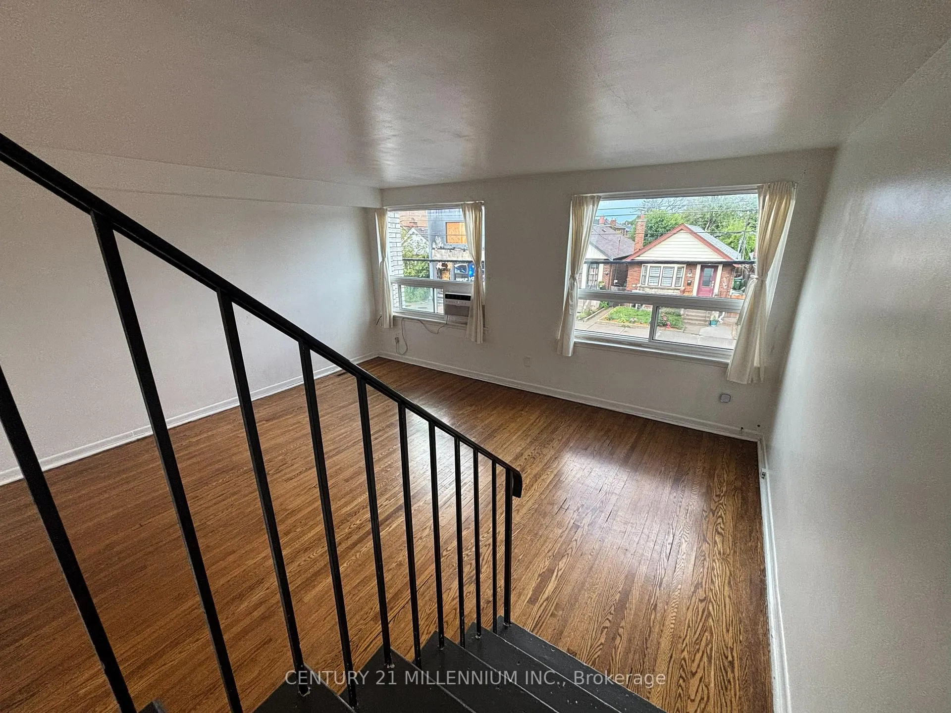 Photo 6 of Unit 1, 928 Pape Avenue, Toronto, Broadview North — HOMEH