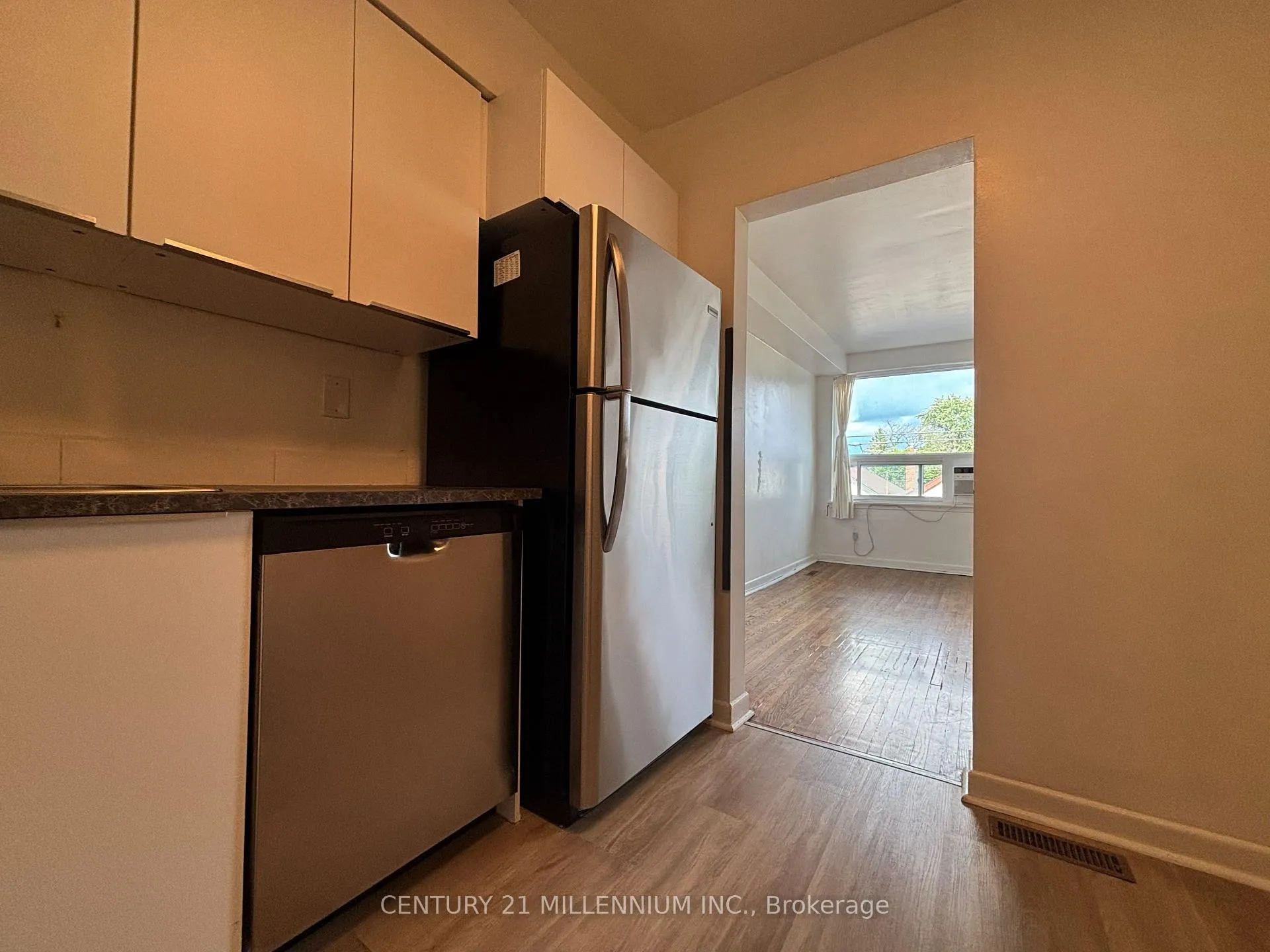Photo 7 of Unit 1, 928 Pape Avenue, Toronto, Broadview North — HOMEH